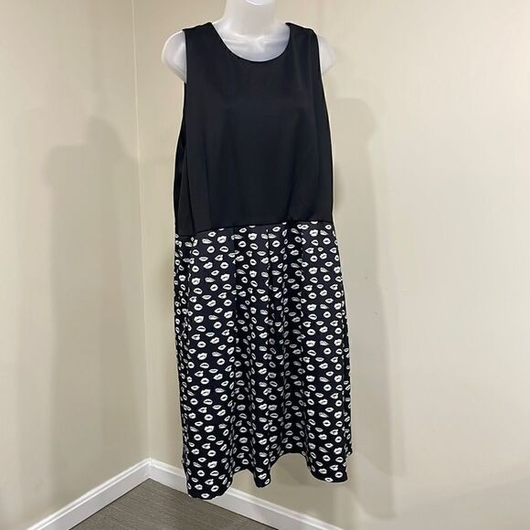 Hutch Dresses & Skirts - NWOT Hutch black dress with white lips.  Size 3X 26/28 plus
